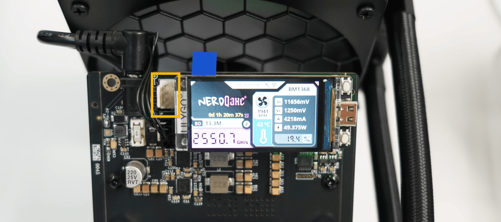 NerdQaxe+ Hydro with the VR cooling fan unplugged